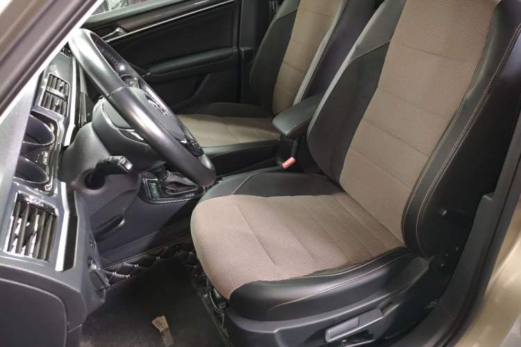 Used Volkswagen C-TREK 2018 230TSI DSG Comfort Model