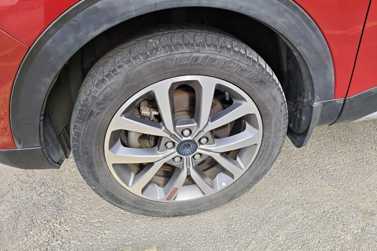 Used Haval H2s 2018 Red-Label 1.5T Dual-Clutch Luxury Model Left Front Wheel Hub