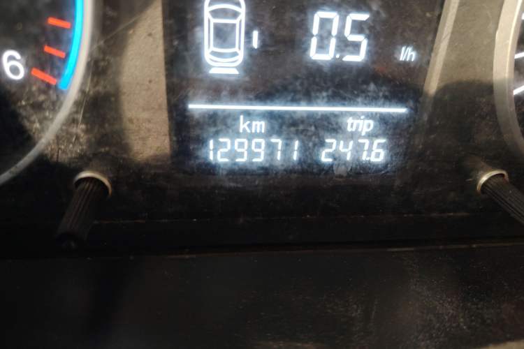 Used Foton Toano 2023 2.0T Manual Urban Version Short Wheelbase Low Roof with Single Rear Tire Available in 5/6/9-Seater Configurations
