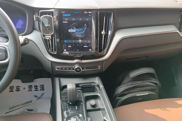 Used Volvo XC60 2023 B5 4x4 Smart Luxury Edition