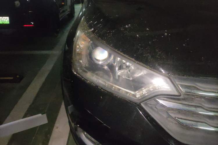 Used Dongfeng Aeolus AX7 2015 2.0L Manual Zhiyi Trim
