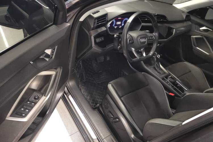 Used Audi Q3 2020 35 TFSI Fashion Dynamic Model Driver Seat