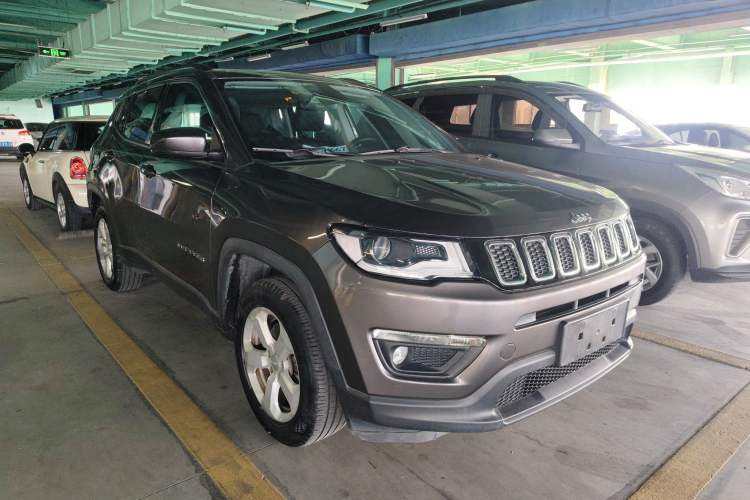 Used Jeep Compass 2017 200T Automatic Family Edition
