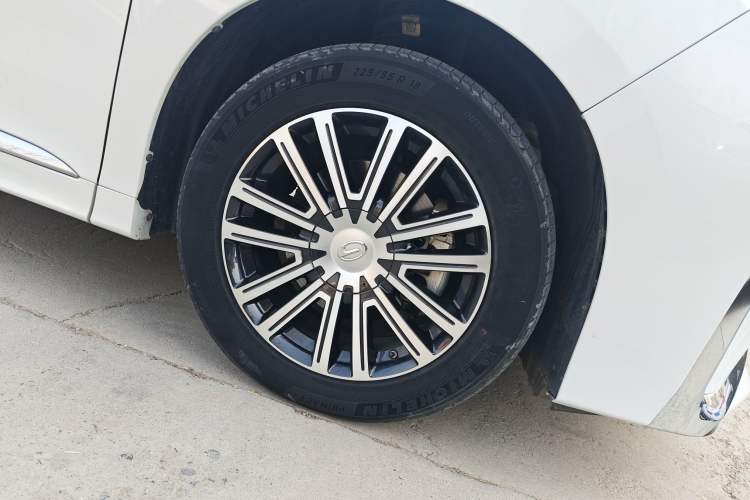 Used GAC Trumpchi M8 2023 Lingxiu Series 390T Prestige Edition Right Front Wheel Hub