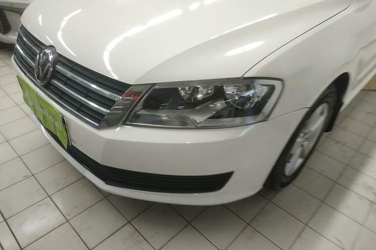 Used Volkswagen Gran Lavida 2013 1.6L Automatic Fashion Model