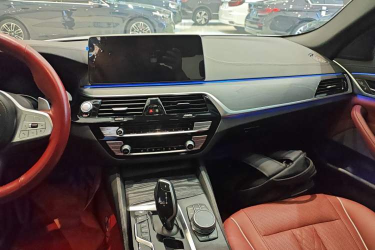 Used BMW 5 Series 2023 530Li Leading Model M Sport Package Audio And AC Panel