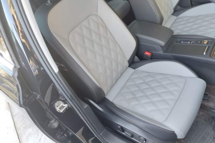 Used Volkswagen Magotan 2023 2 Million Units Limited Edition 330TSI DSG Leading Version Right Front Seat