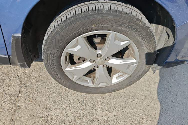 Used Subaru Forester 2013 2.5i Automatic Luxury Edition Right Front Wheel Hub