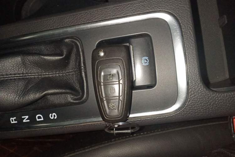 Used Ford Kuga 2017 EcoBoost 180 Two-Wheel-Drive Platinum Edition