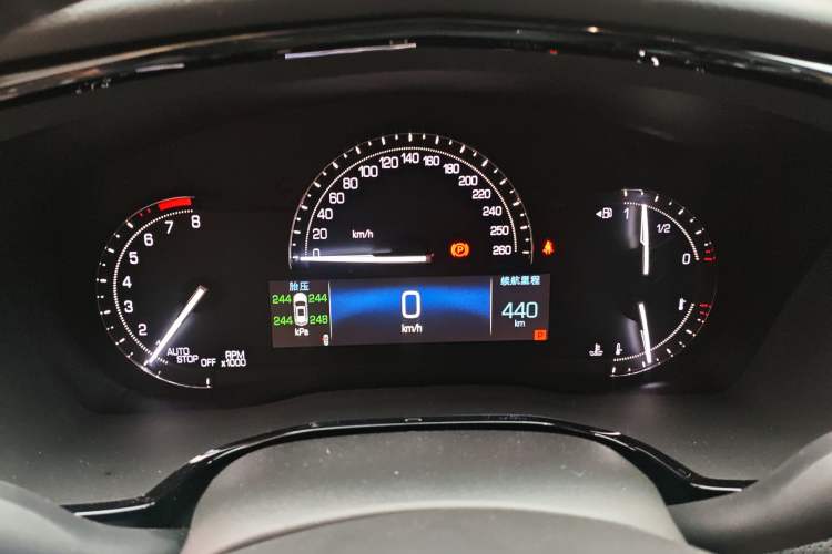 Used Cadillac XT5 2017 Anniversary Edition 25T Luxury Model