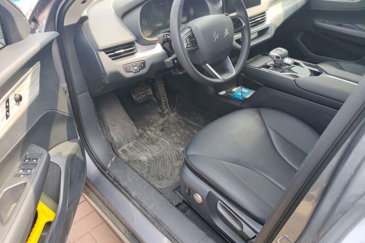 Used Hongqi E-QM5 2024 610 km PLUS Driver Seat