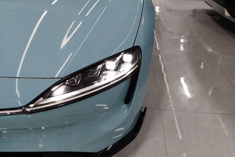 Used Hima Luxeed S7 2024 Ultra Four-Wheel Drive Flagship Edition Left Front Headlight