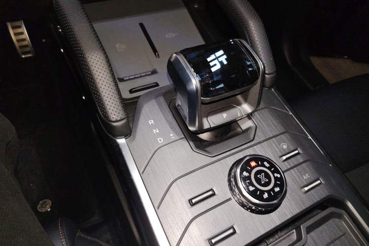 Used JETOUR Traveler 2025 2.0TD Automatic XWD Conquest Gear Lever