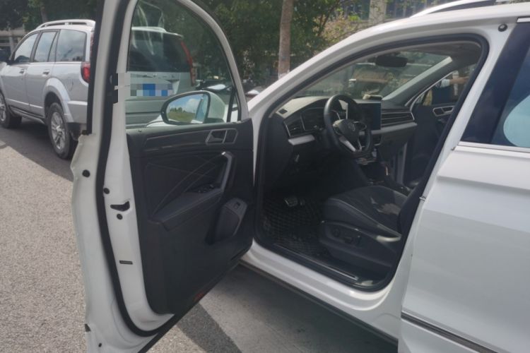 Used Volkswagen Tiguan L 2022 330TSI Automatic Two-Wheel Drive R-Line Enhanced Edition Driver Seat