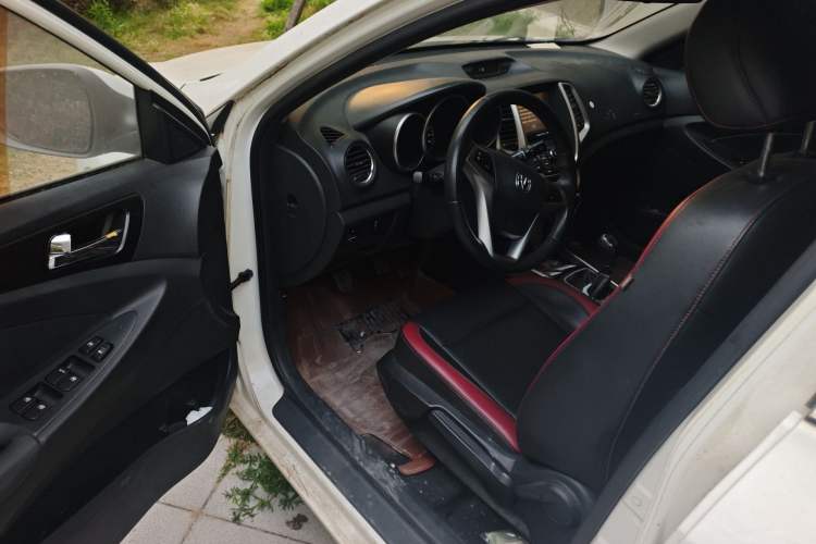 Used CHANGAN Eado 2015 1.6L Manual Junku Model China IV Standard
