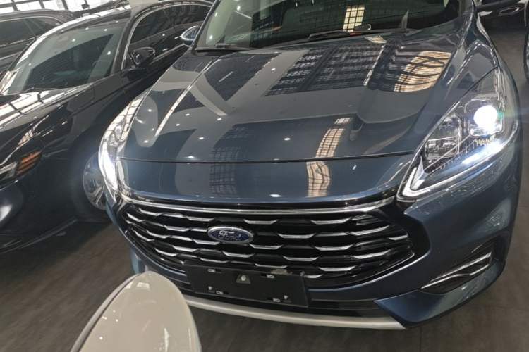 Used Ford Escape 2020 EcoBoost 245 Two-Wheel-Drive Titanium Edition Front