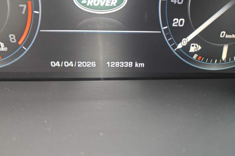 Used Land Rover Range Sport 2014 3.0 SC V6 HSE DYNAMIC Odometer Close Up