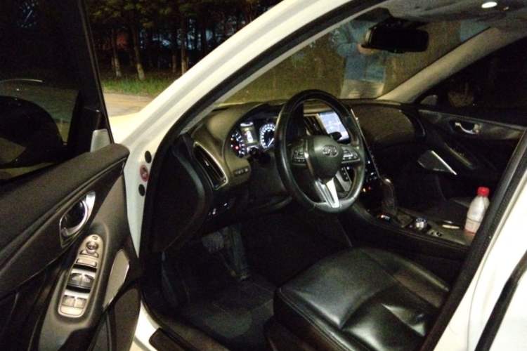 Used Infiniti Q50L 2018 2.0T Enjoyment Edition China V standard