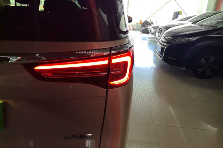 Used Buick GL8 2023 ES Lu Zun Deluxe Model