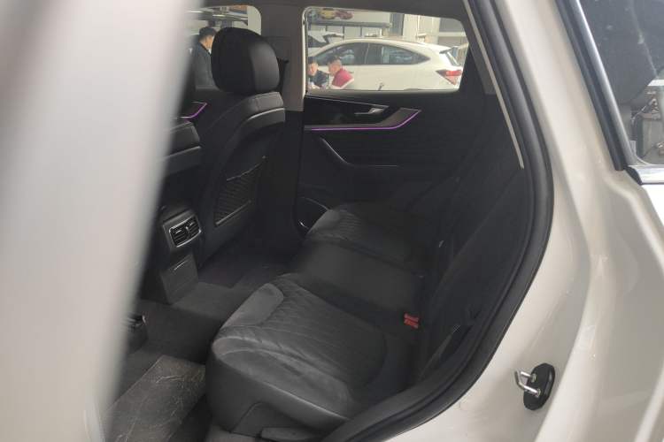 Used Hongqi HS5 2022 Revised Version 2.0T Smart Connect Flagship Edition
