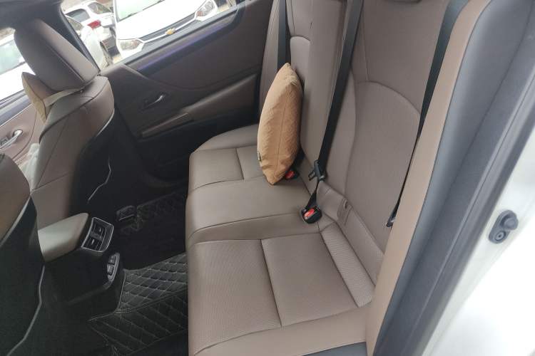 Used Lexus ES 2025 200 Premium Edition
