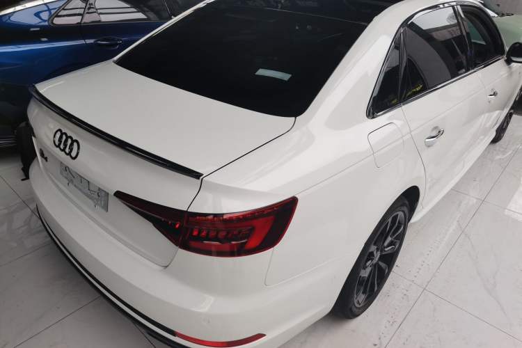 Used Audi A4L 2019 40 TFSI Fashion Edition China VI Emission Standard Rear Right 45 Deg