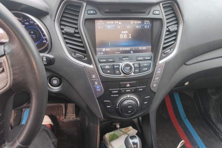 Used Hyundai Santa Fe 2013 2.0T Automatic All-Wheel Drive Top Trim