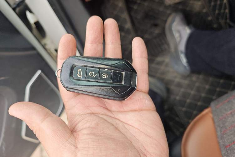 Used JMC Yusheng S330 2016 1.5L GTDi Automatic Two-Wheel Drive Prestige Edition Vehicle Key