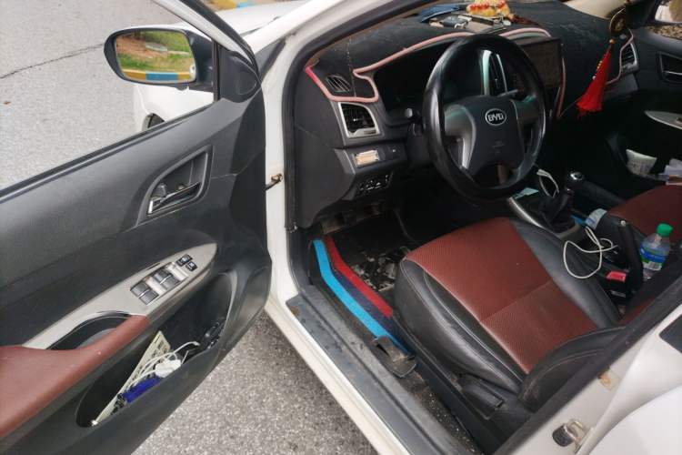 Used BYD F3 2015 Energy-Saving Edition 1.5L Manual Luxury Model
