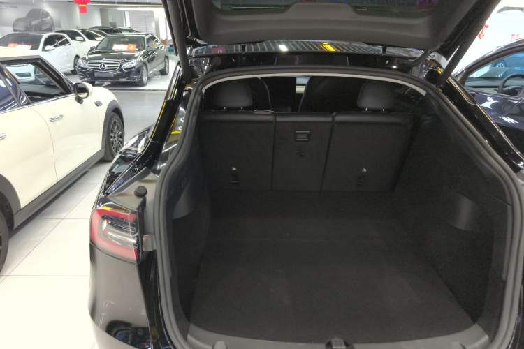 Used Tesla Model Y 2022 Rear-Wheel-Drive Version
