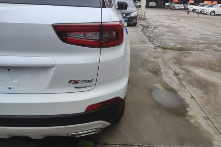 Used Changan CS55 2017 1.5T Manual Colorful Edition
