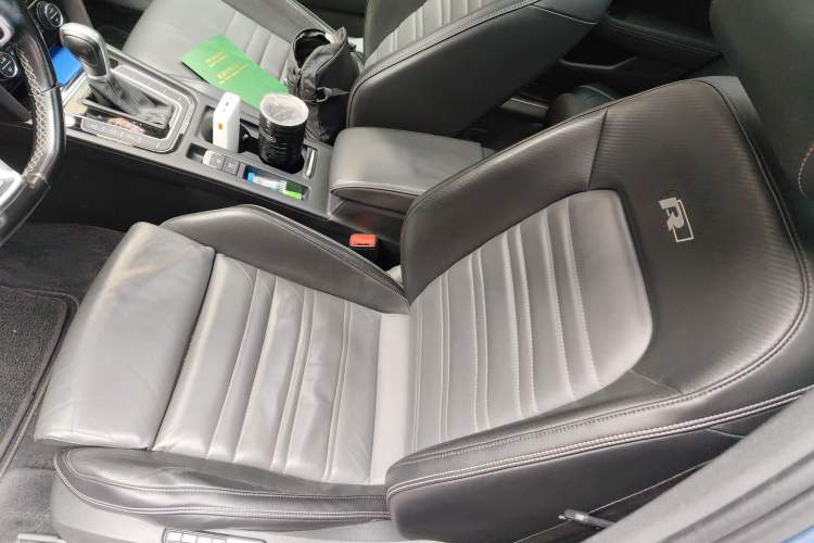 Used Volkswagen Variant 2016 380TSI Two-Wheel Drive R-Line Version
