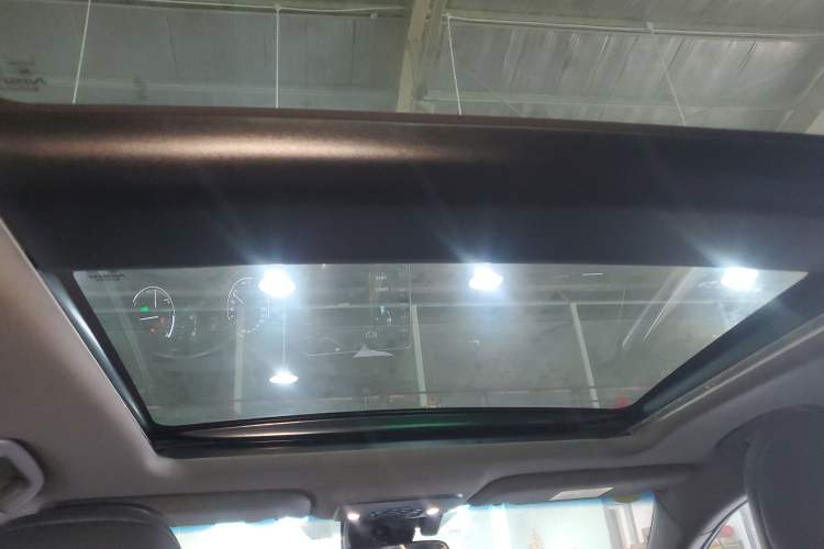 Used Toyota Avalon 2019 Dual-Engine 2.5L XLE Prestige Version China VI Standard