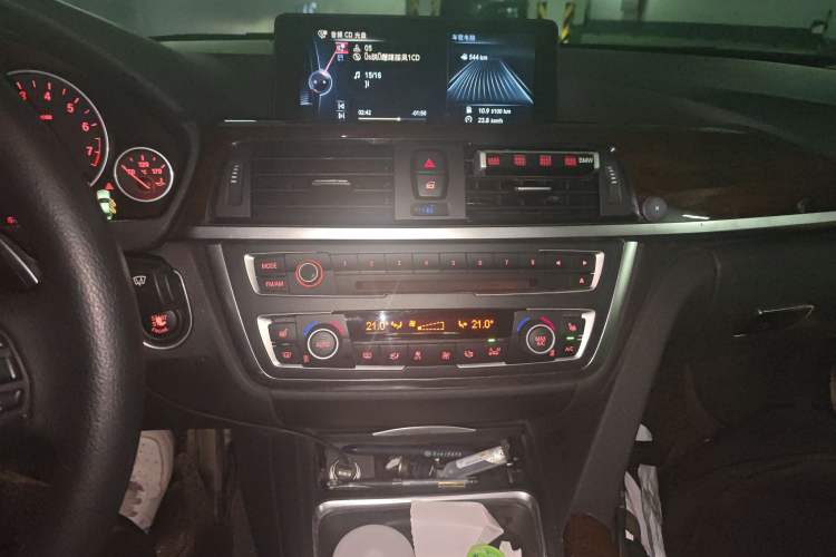 Used BMW 3 Series 2014 320Li Luxury Design Package