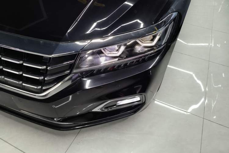 Used Volkswagen Passat 2020 Revised Version 330TSI Luxury Edition China VI Standard
