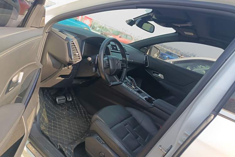 Used DS 7 2018 45THP Rivoli Pioneer Edition