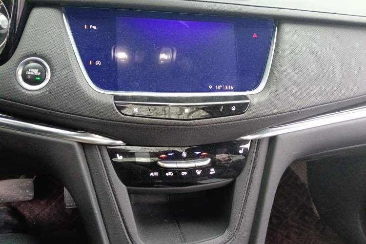 Used Cadillac XT5 2021 28T Luxury Model Audio And AC Panel