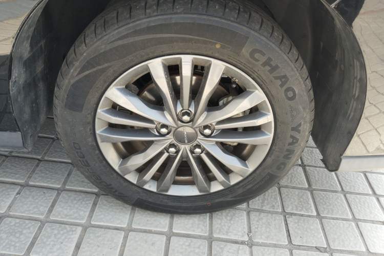 Used SAIC MAXUS G50 2020 1.5T Automatic Elite Edition Right Front Wheel Hub