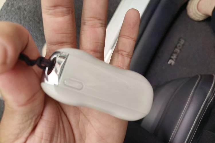 Used Roewe i6 New Energy 2017 45T Hybrid Connective Smart Luxury Edition
