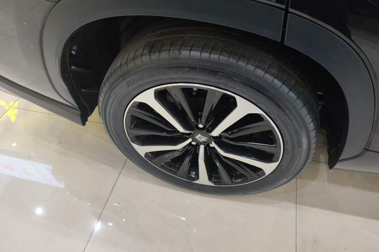 Used Toyota Crown Kluger 2023 2.5L HEV Four-Wheel Drive Luxury Edition Right Rear Wheel Hub