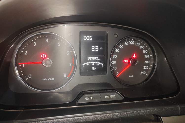 Used Volkswagen Lavida 2013 Restyled Classic 1.6L Manual Comfort Edition