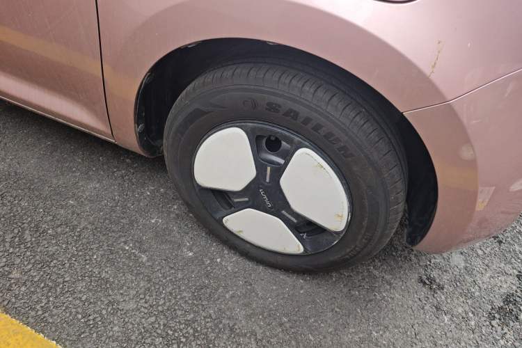 Used CHANGAN NEVO Lumin 2024 301km Orange Wind Edition Right Front Wheel Hub