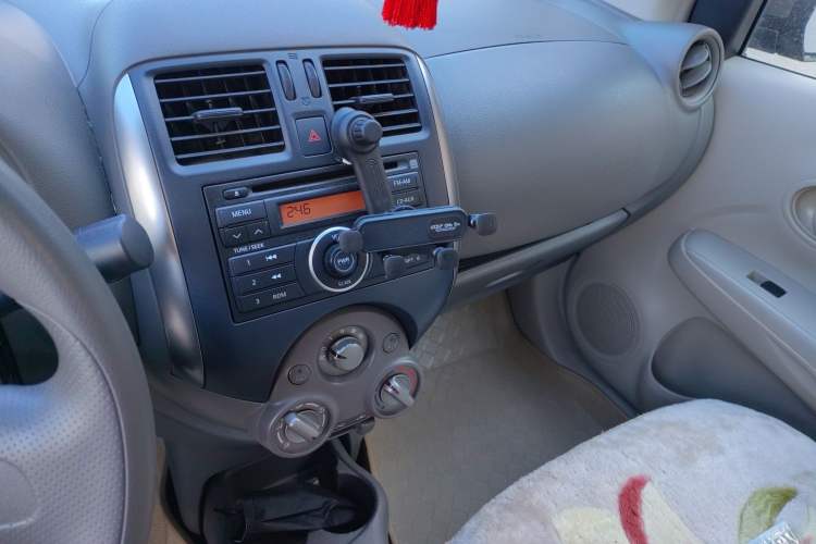 Used Nissan Sunny 2011 1.5XE Manual Comfort Edition Audio And AC Panel