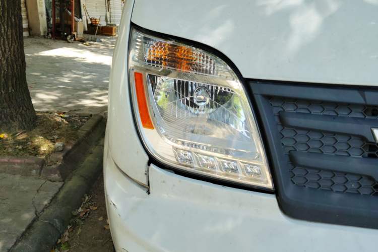 Used SAIC MAXUS Xintu V80 2023 2.0T Manual Classic Aoyuntong Power Version Short Wheelbase Ultra-Low Roof 5/6-Seater
