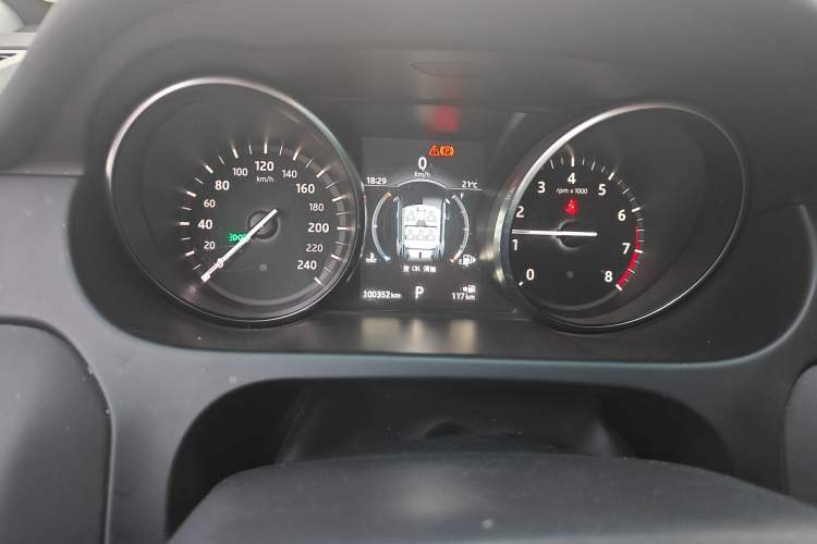 Used Land Rover Discovery Sport 2017 2.0T SE Odometer Close Up