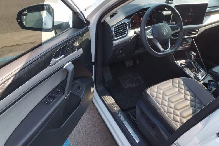 Used Volkswagen Tayron 2023 300TSI Two-Wheel-Drive Luxury Plus Advanced Edition
