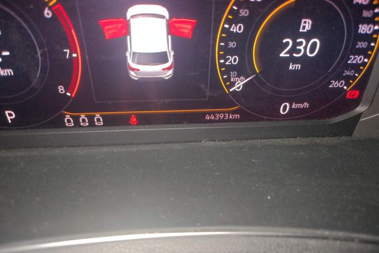 Used Volkswagen T-ROC 2020 280TSI DSG Two-Wheel Drive Comfort Version Odometer Close Up