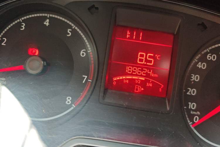 Used Volkswagen Jetta 2017 1.5L Manual Fashion Edition Odometer Close Up