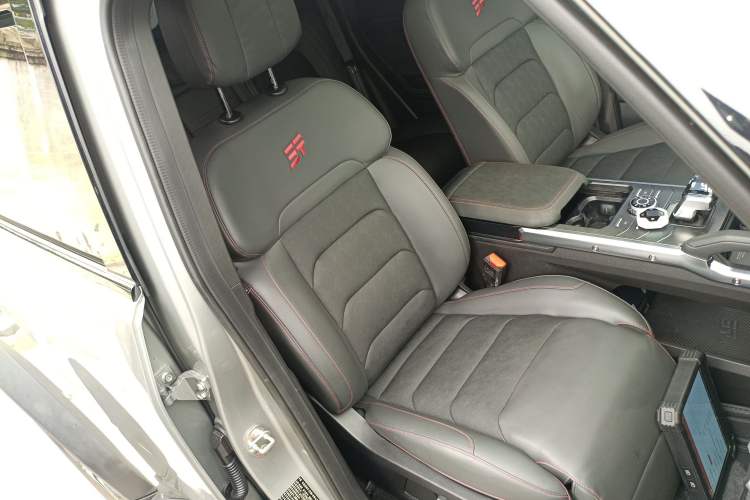 Used JETOUR Shanhai Traveler C-DM 2024 C-DM 208KM Mountain & Wilderness Edition Right Front Seat