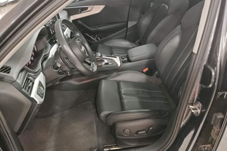 Used Audi A4L 2020 40 TFSI Luxury Dynamic Model
